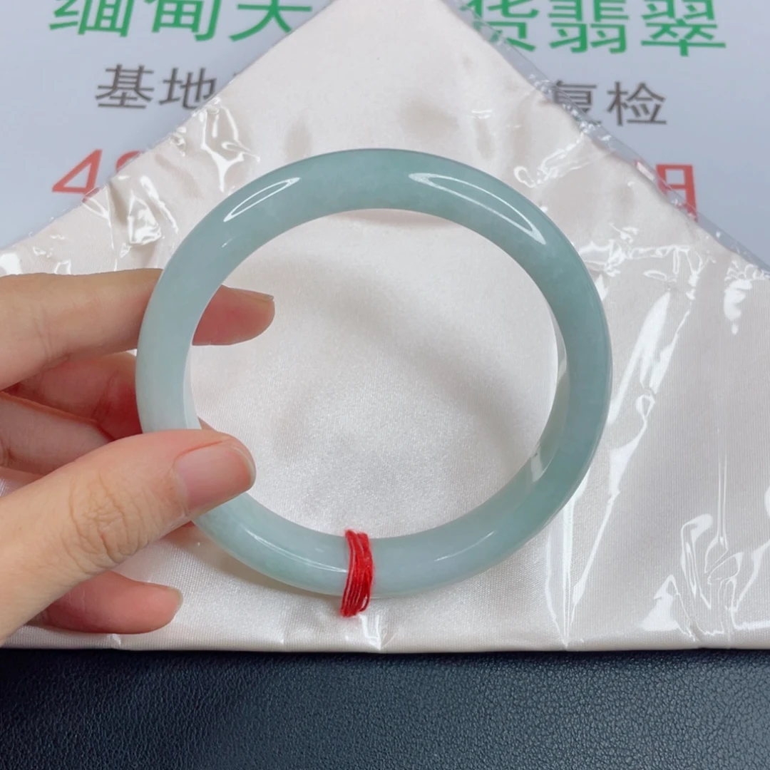 画***朵翡翠未镶嵌手镯冰绿
