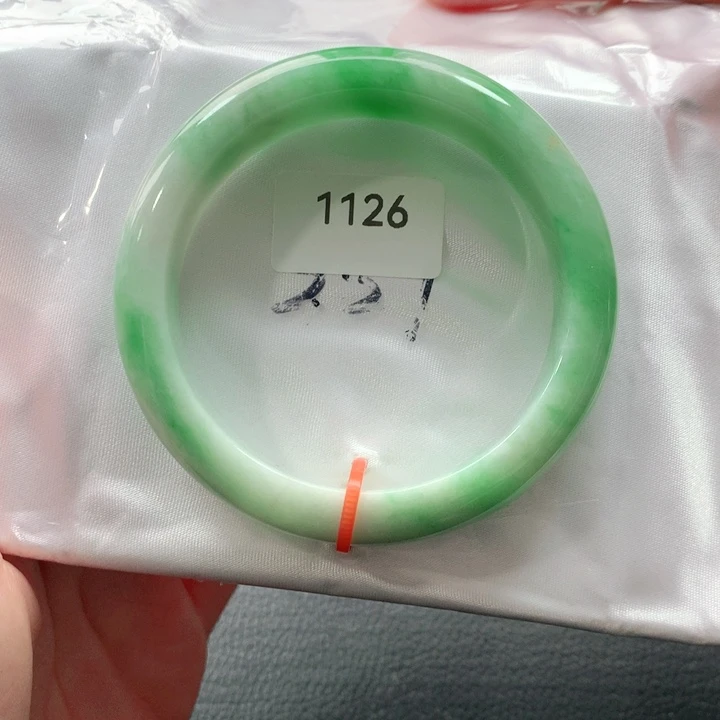 翡翠手镯未镶嵌天然翡翠手镯01