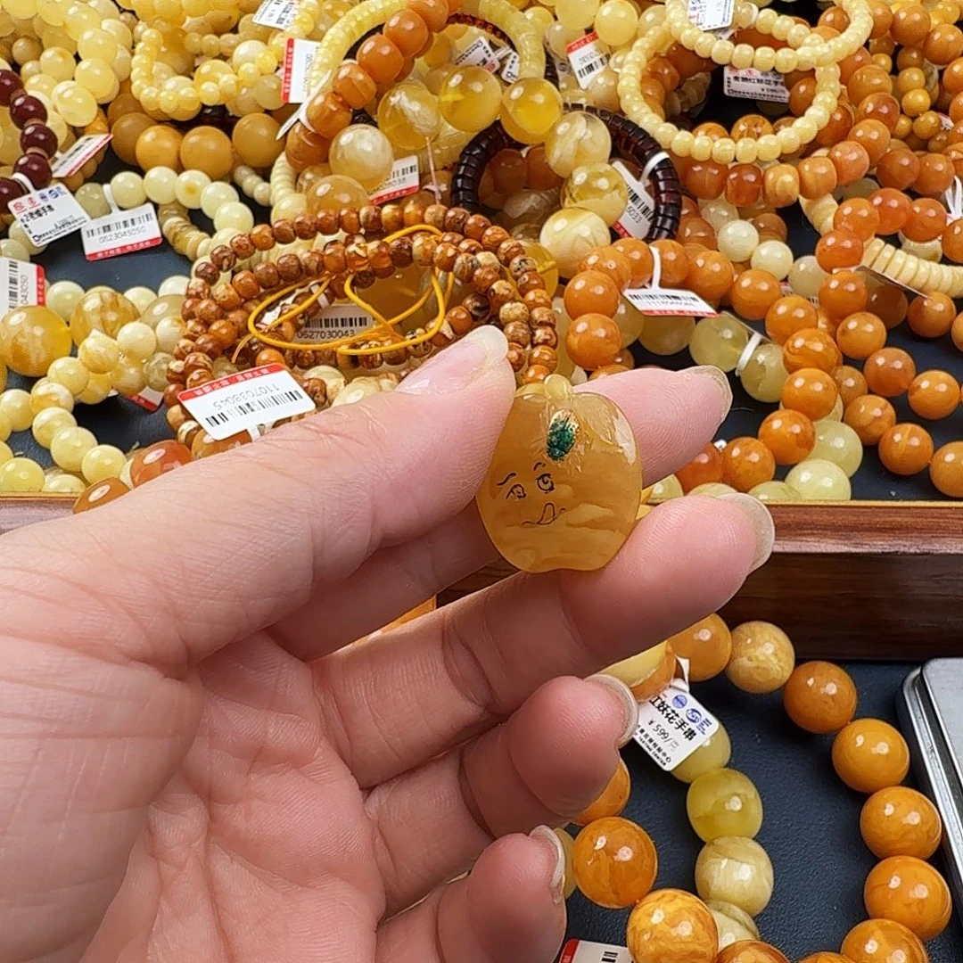 琥珀未镶嵌珠宝奇石