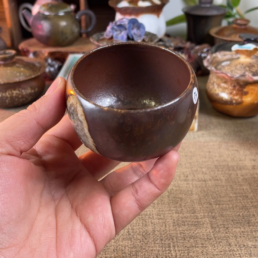 11杯子。 主人杯。