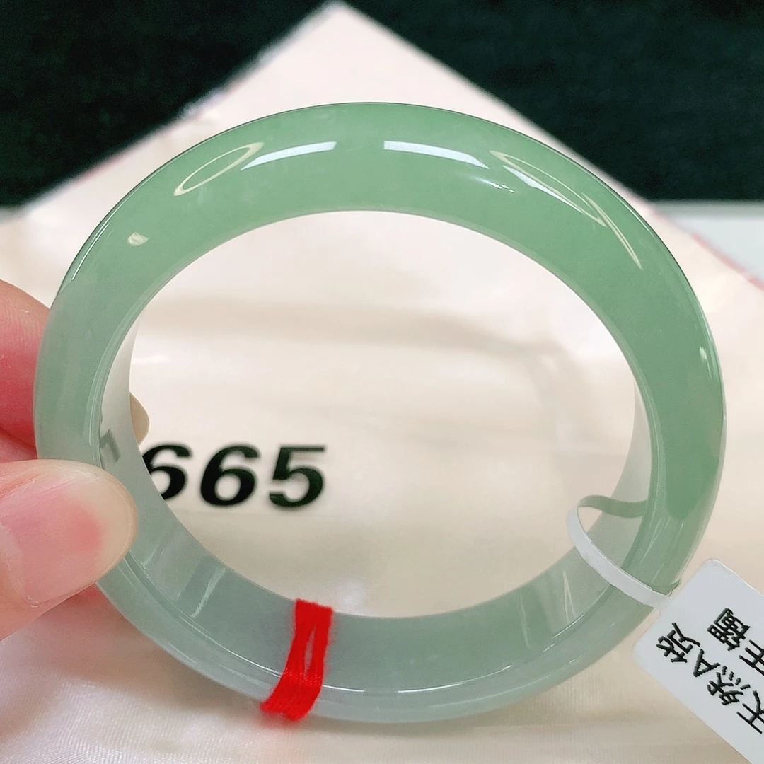 翡翠手镯未镶嵌665