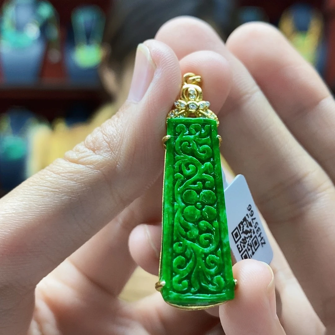 翡翠未镶嵌颈饰吊坠