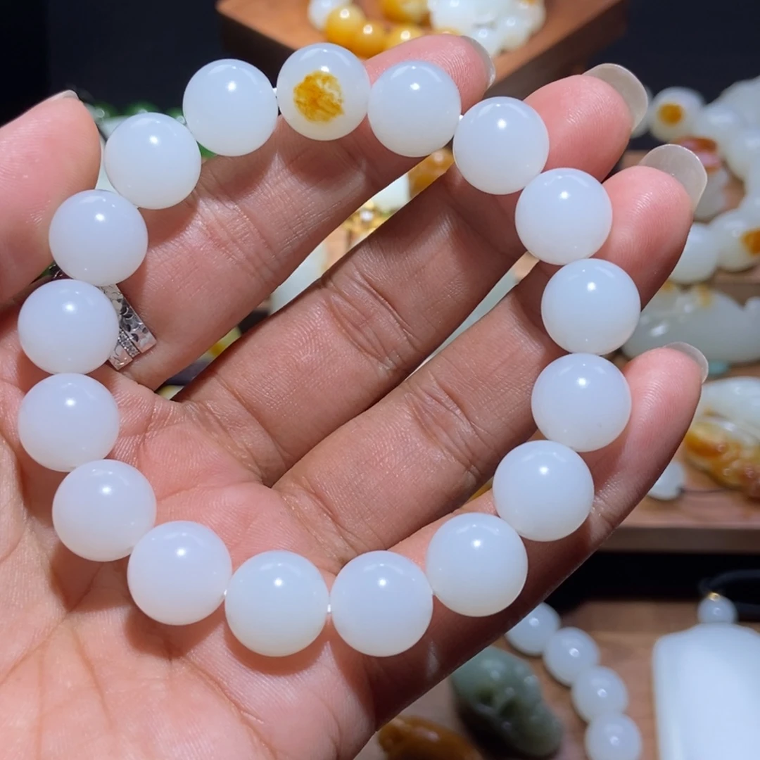 云****和田玉未镶嵌颈饰