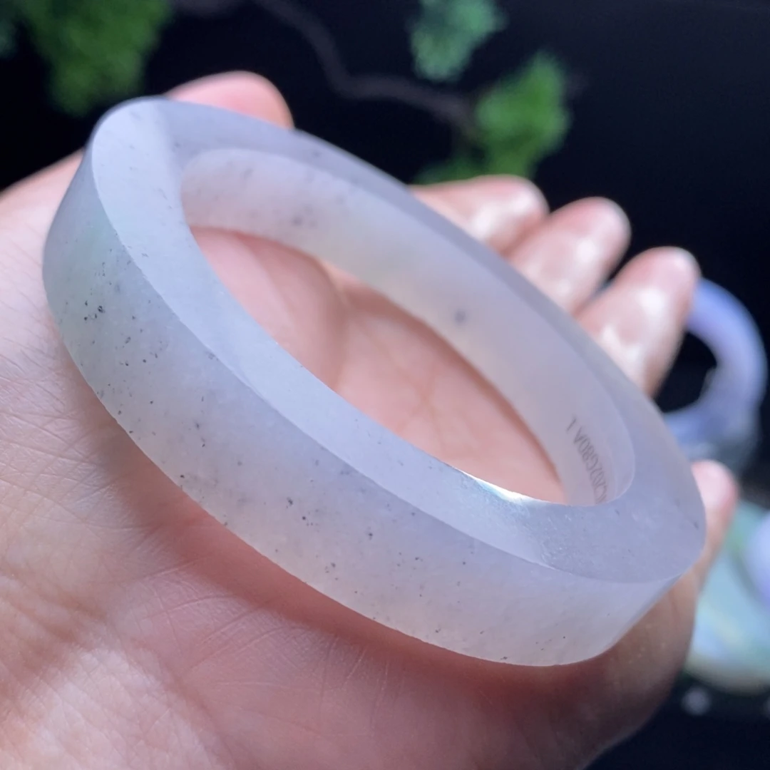 定制翡翠未镶嵌翡翠手镯
