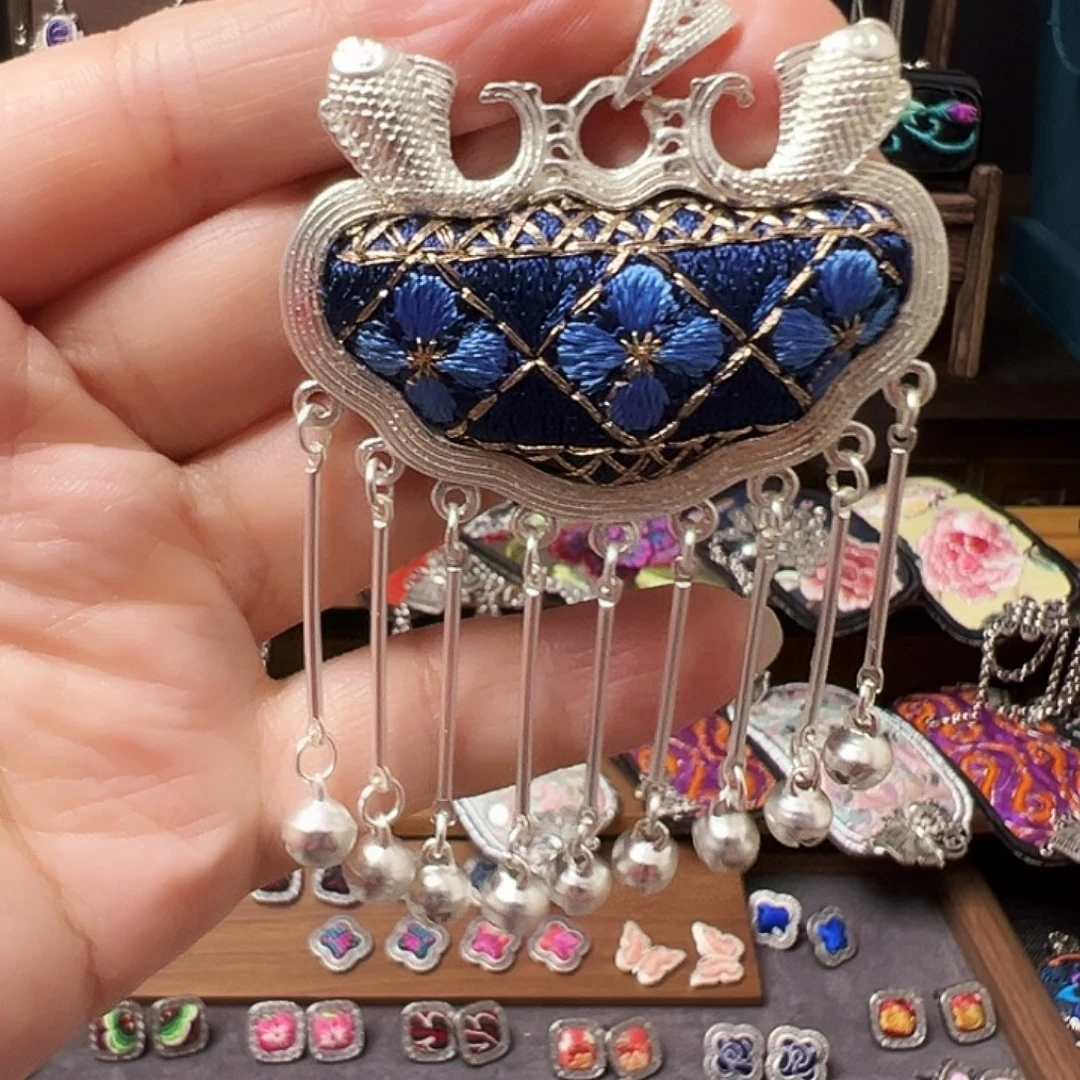 阡***陌织绣手工刺绣工艺品