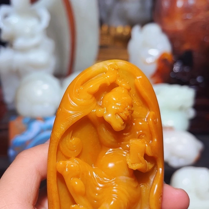 和田玉未镶嵌把件