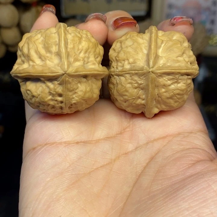 文玩核桃吊坠32玉玺四棱微瑕