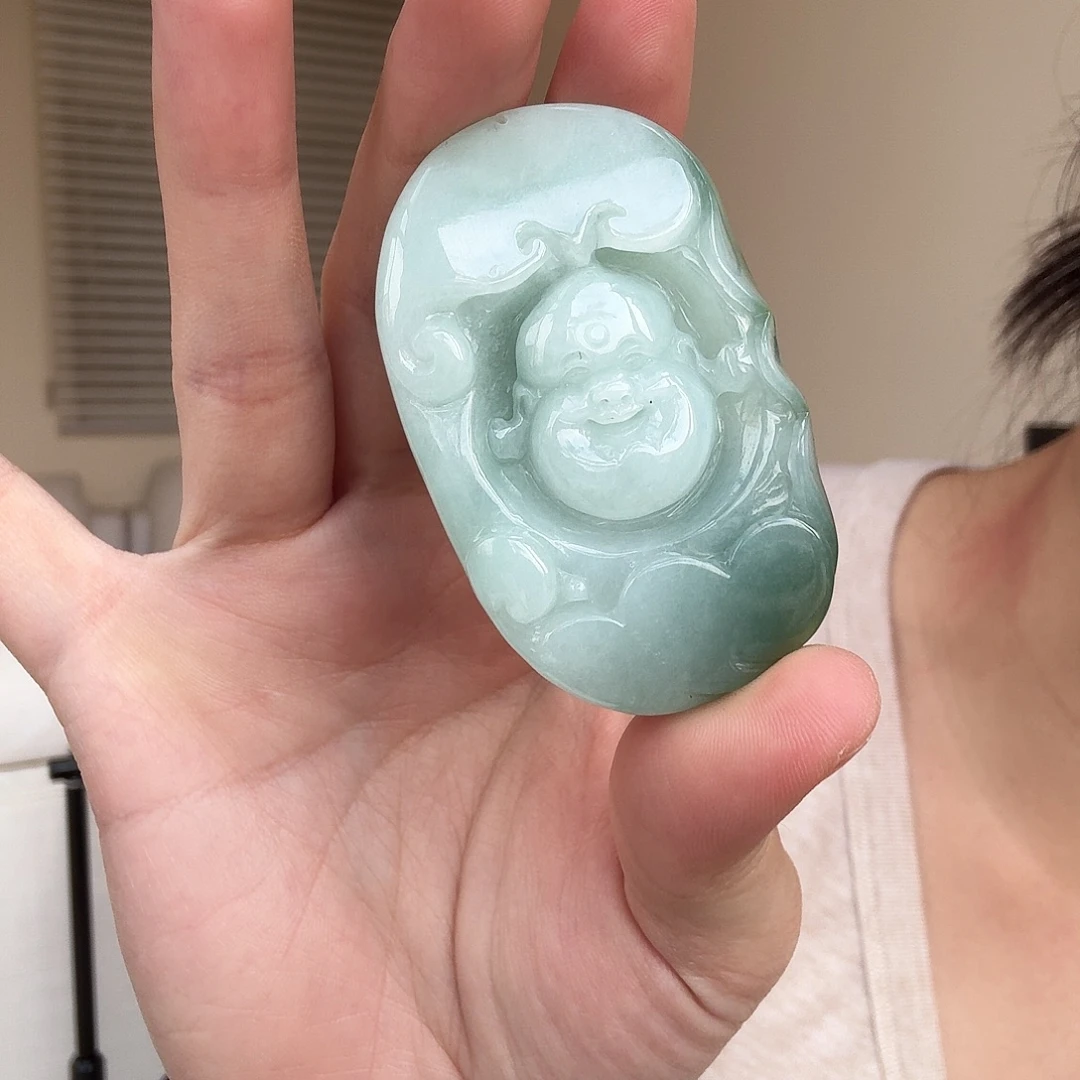 翡翠未镶嵌颈饰笑佛