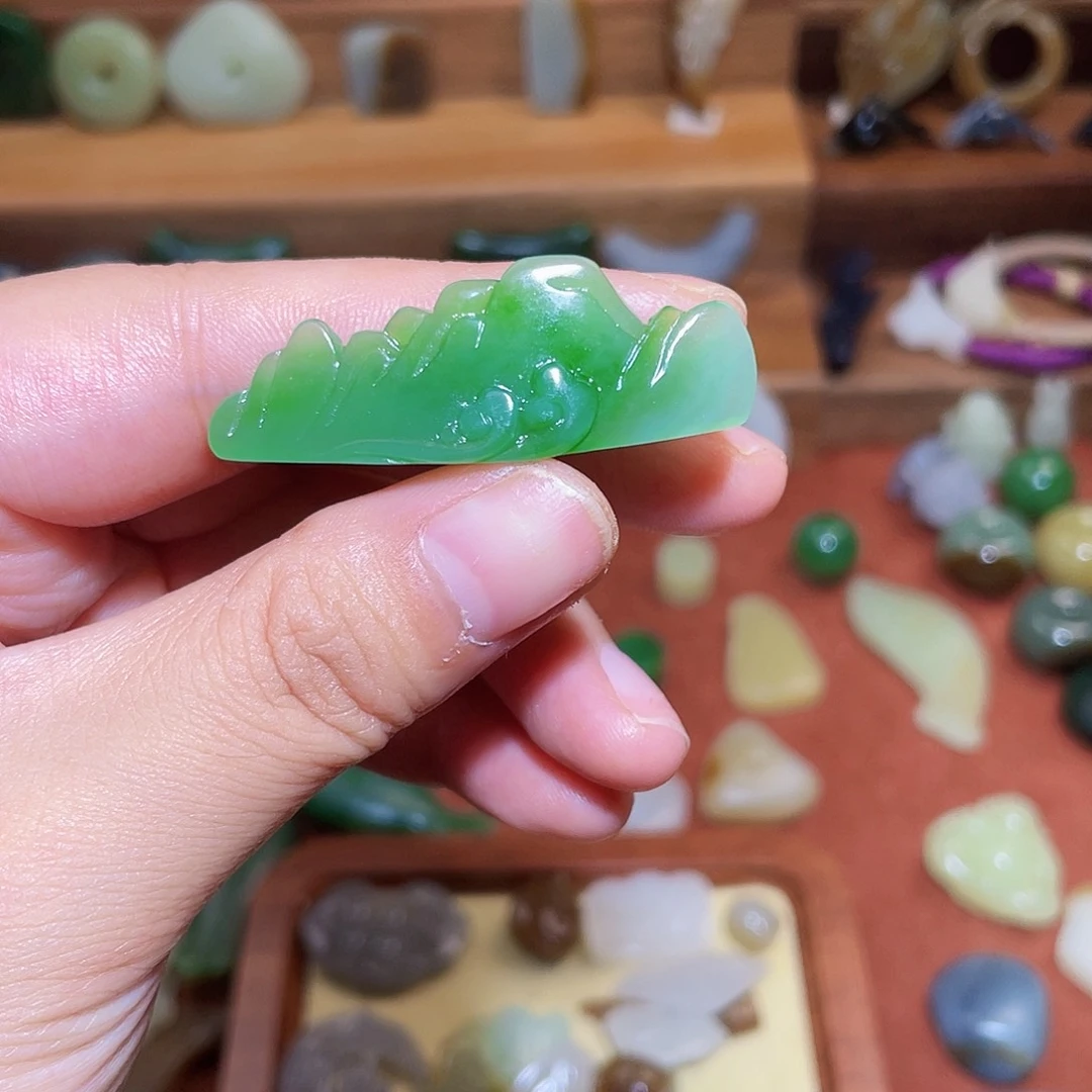 和田玉未镶嵌颈饰凡***宫