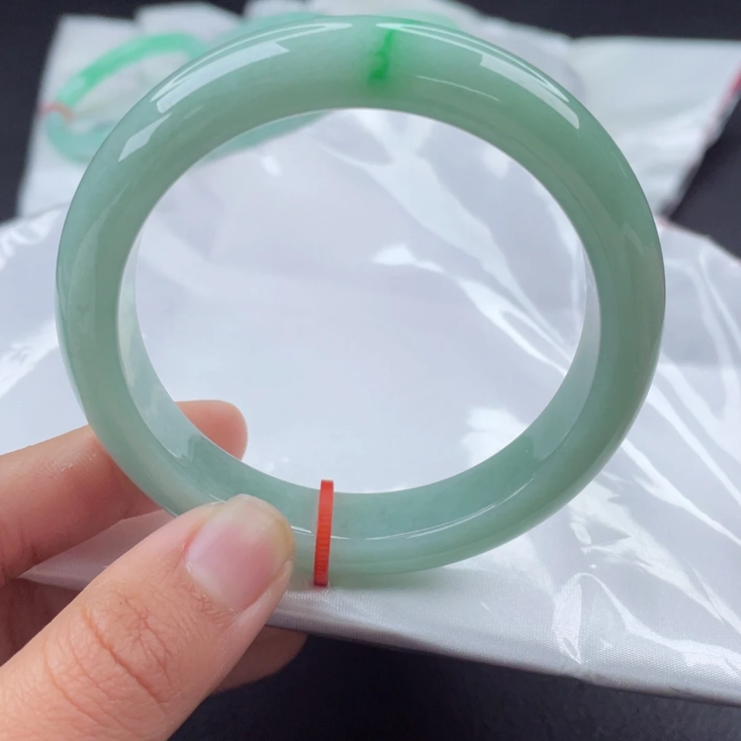 翡翠手镯未镶嵌5657圈