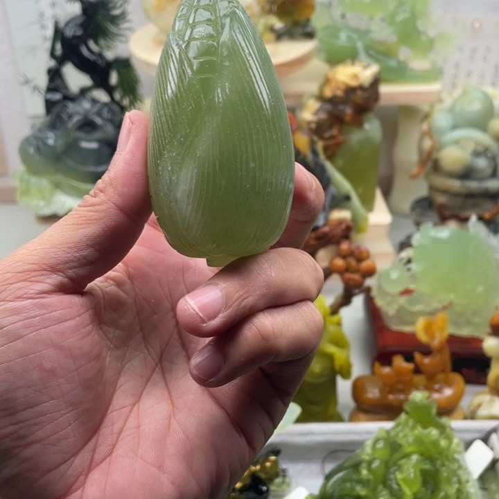 蛇纹石玉未镶嵌四大名玉手把