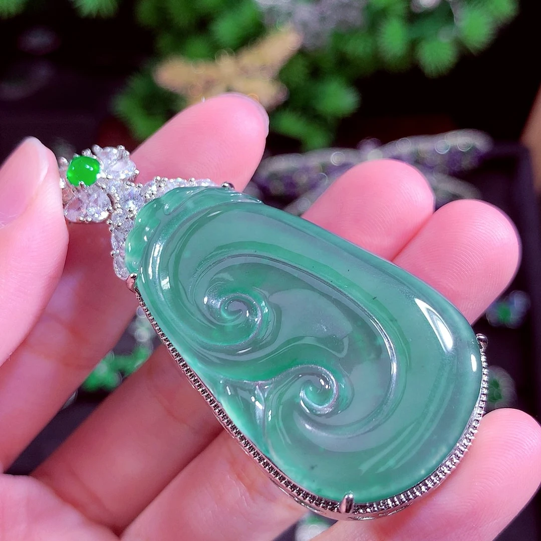 颈饰未镶嵌翡翠天然