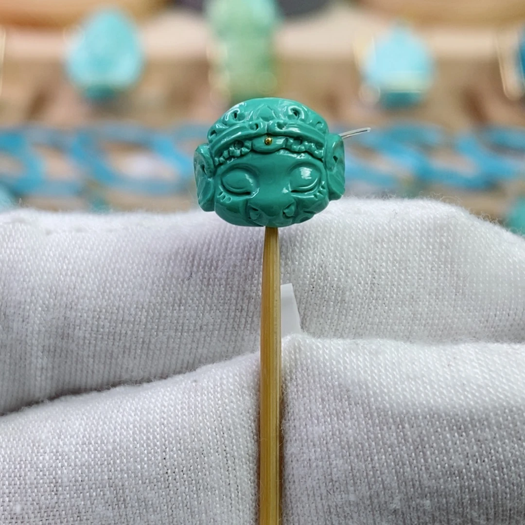 绿松石未镶嵌珠宝奇石