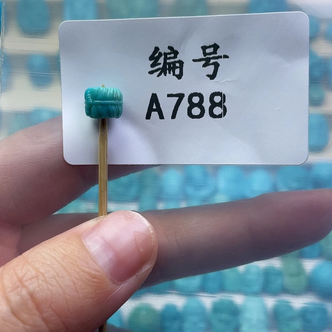 绿松石未镶嵌天然原矿绿松石雕刻件