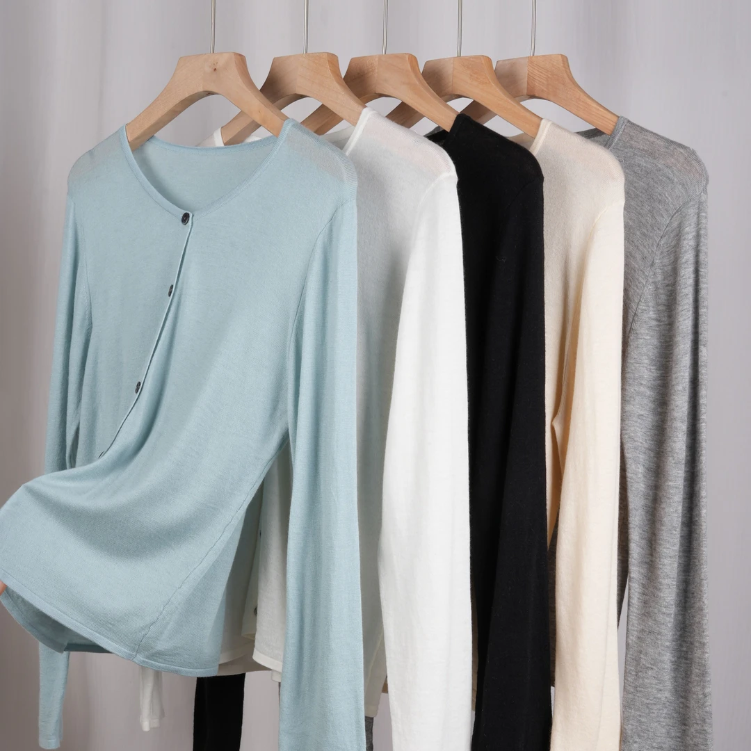 梦幻水溶羊毛开衫BK04