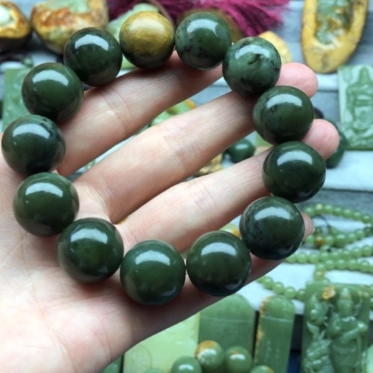 手链未镶嵌岫岩河磨玉（透闪石质玉）向***生