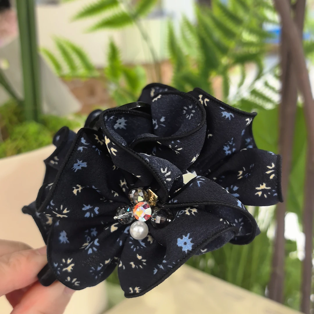 【花青】精品水晶精致蓝色碎花绣球花花时尚百搭十三公分抓夹5635