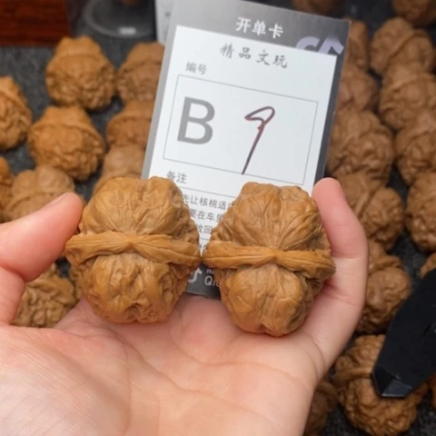 吊坠桃核我是第一百37