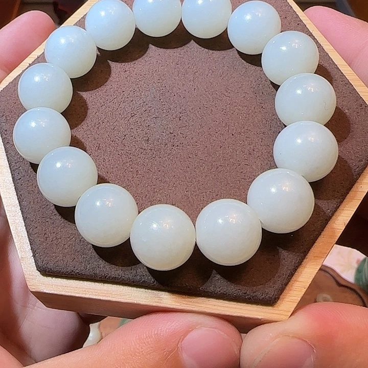 和田玉未镶嵌手串