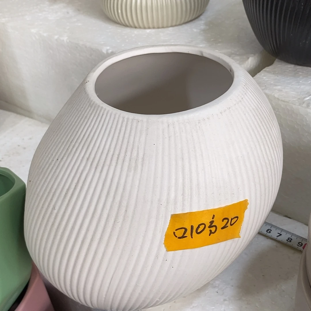 摆件陶盆有孔 瑕疵介意勿拍