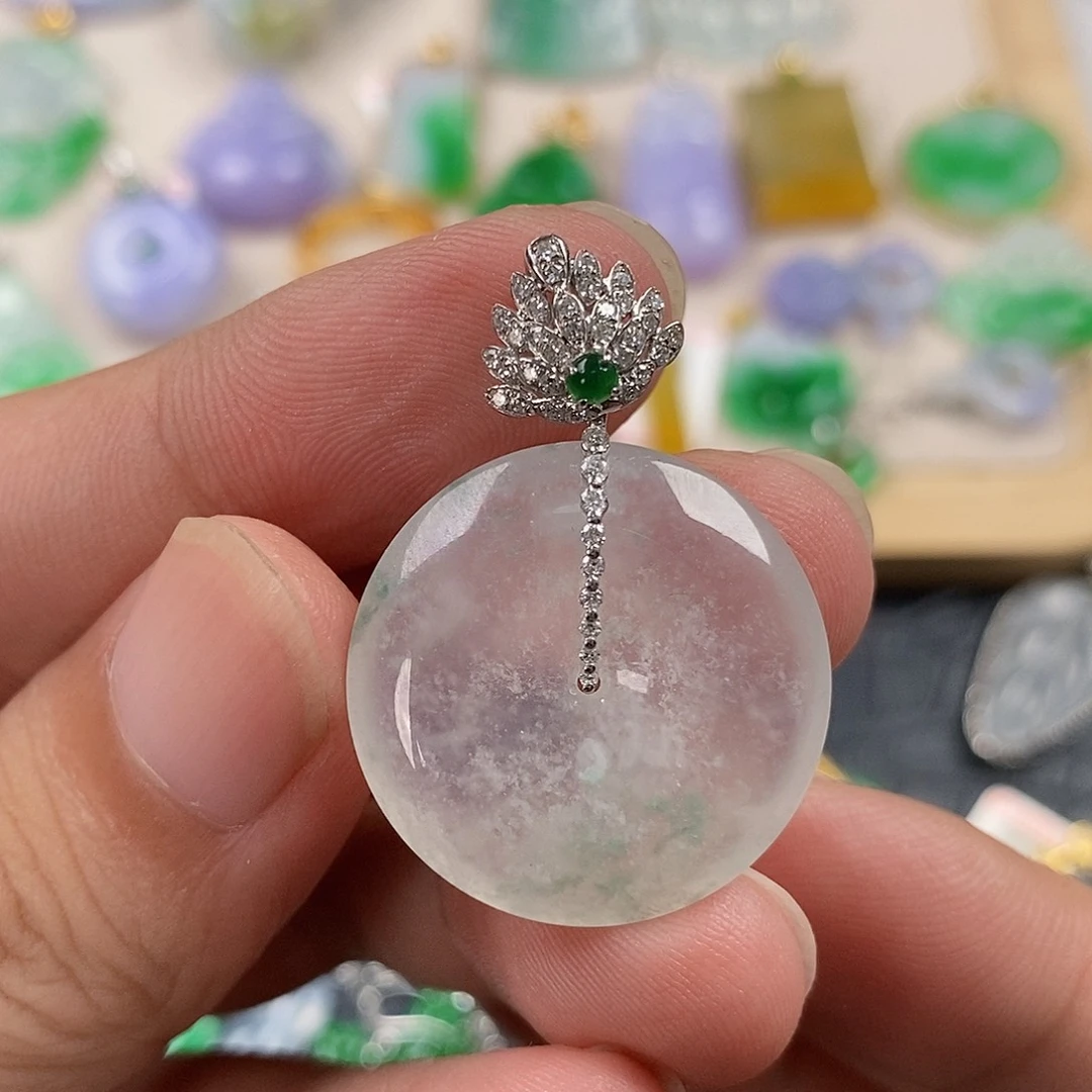 翡翠未镶嵌颈饰?****姐翡翠