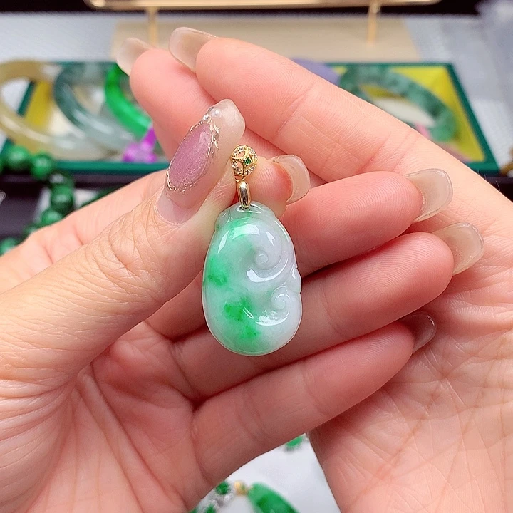 翡翠颈饰银S925镶嵌翡翠