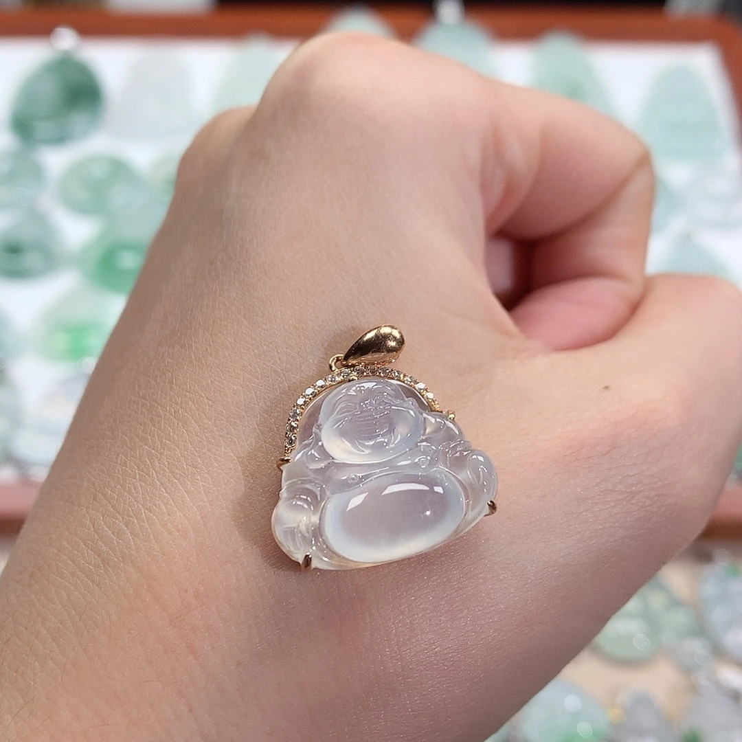 颈饰18K金镶嵌翡翠平安