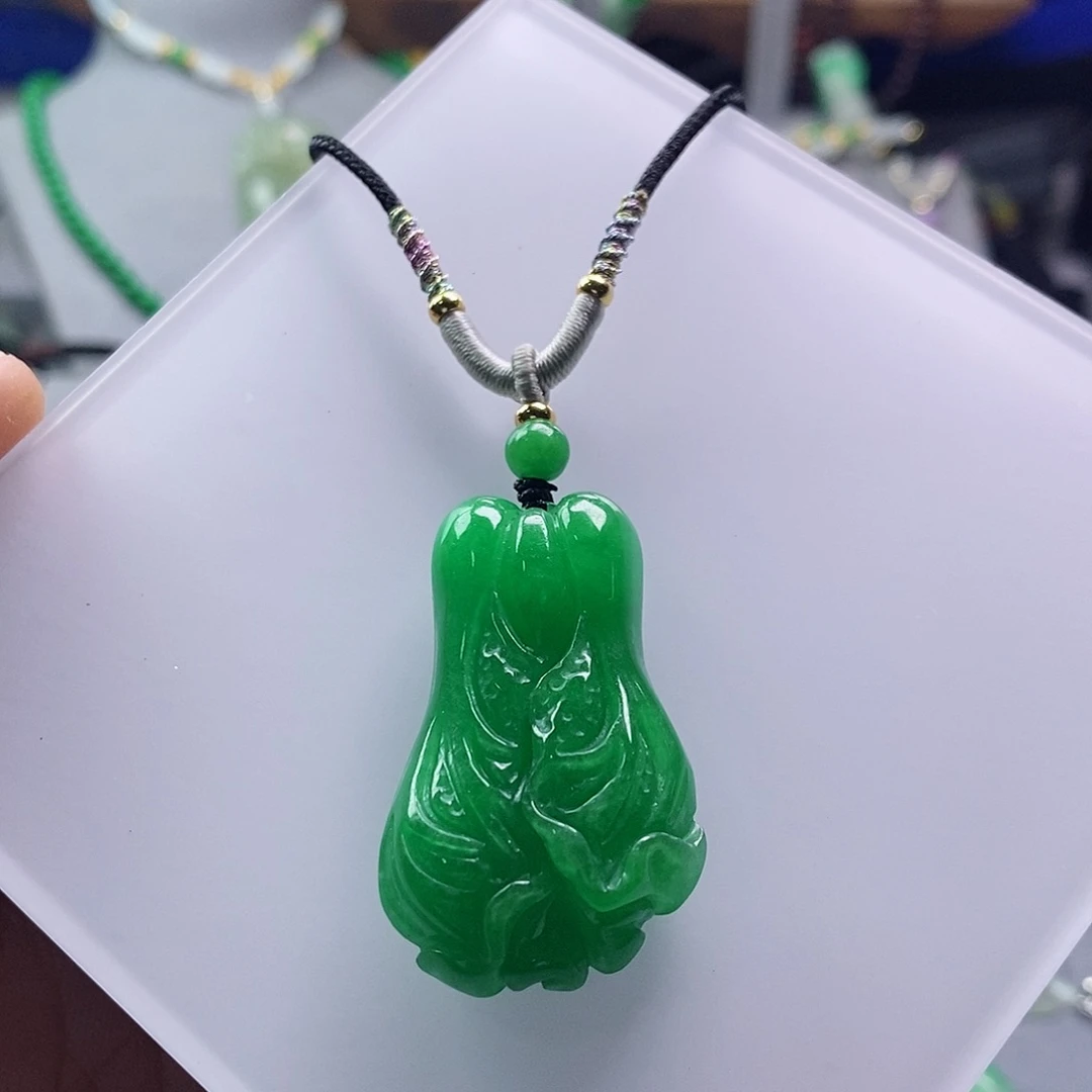 翡翠未镶嵌吊坠(赠链)