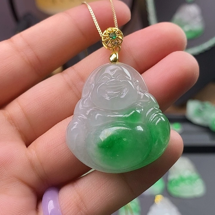 翡翠未镶嵌吊坠(赠链)