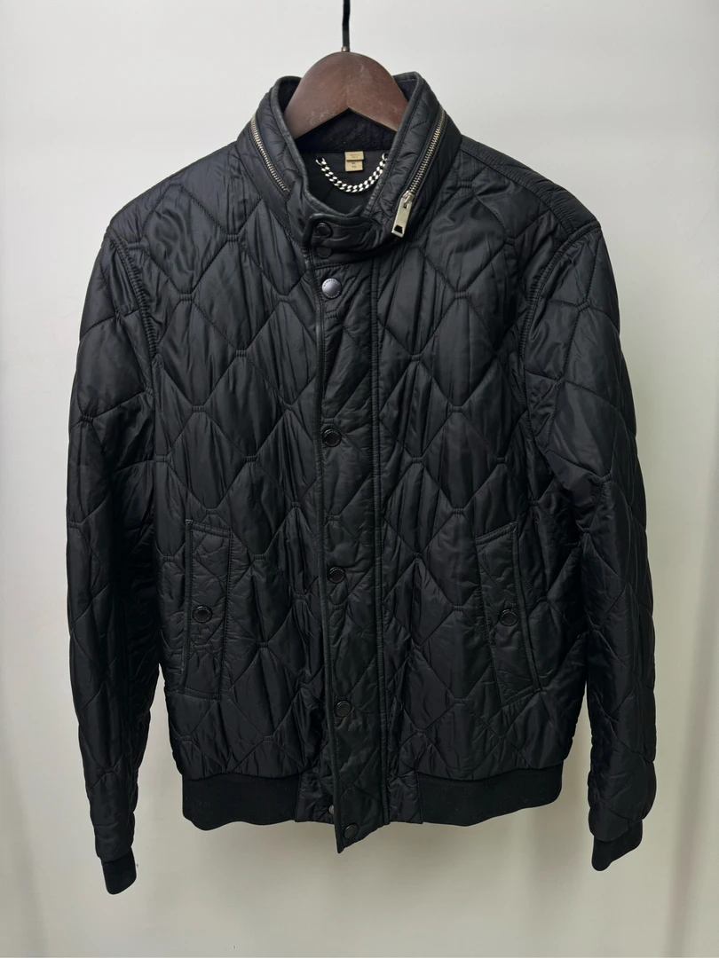 99新 BURBERRY/博柏利 经典菱形格纹外套/XL码/252223