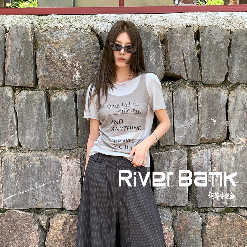 无品牌河岸家设计师AndAnything舒适压褶灰米色印花短袖T恤女25夏