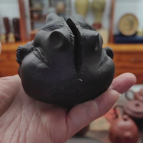 茶壶紫砂双头福猪储蓄罐名片夹香插花插手工制作6Cm左右