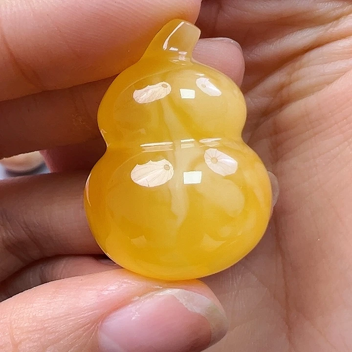 蜜蜡未镶嵌珠宝奇石