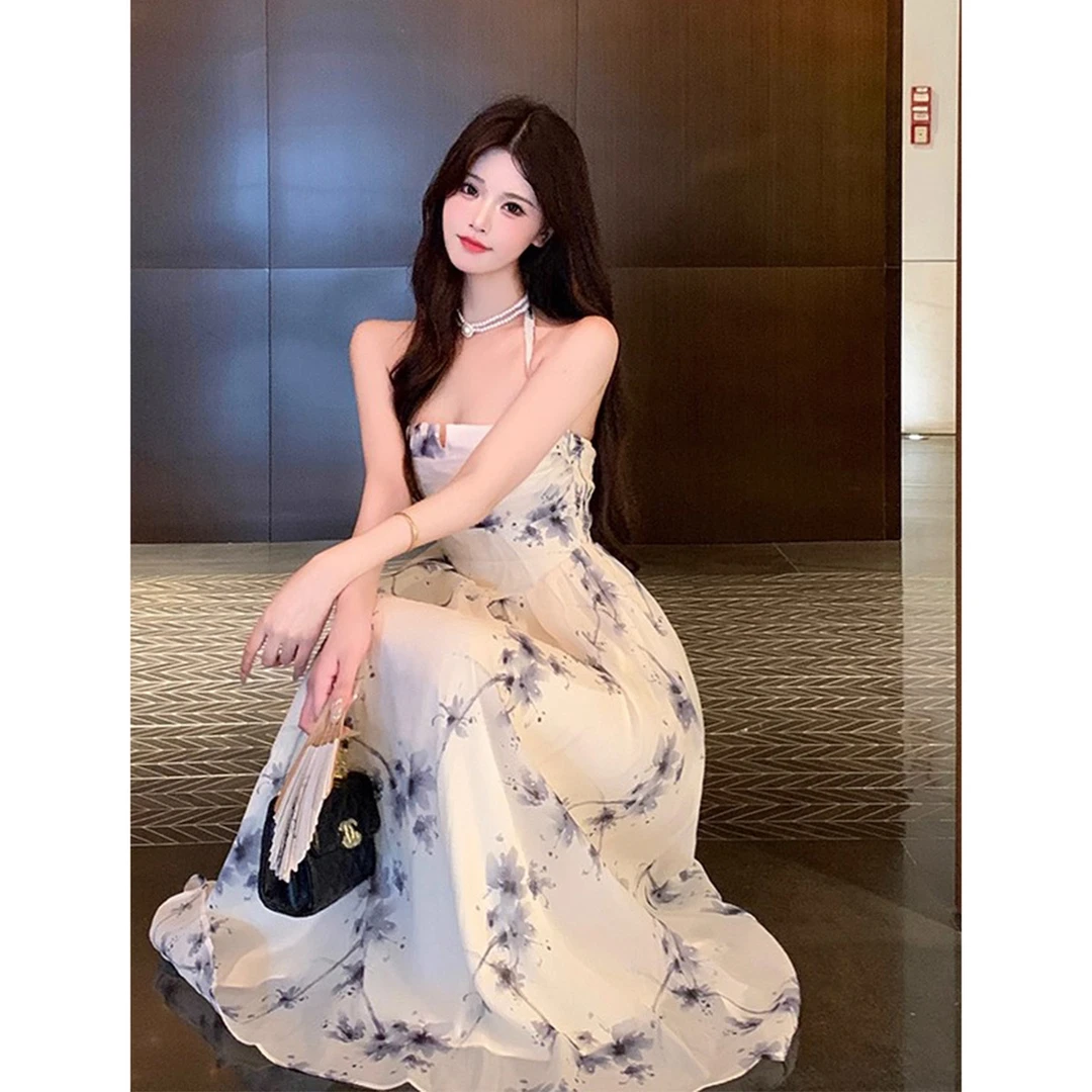 性感风印花抹胸挂脖连衣裙女2025新款温柔风女神气质收腰显瘦长裙