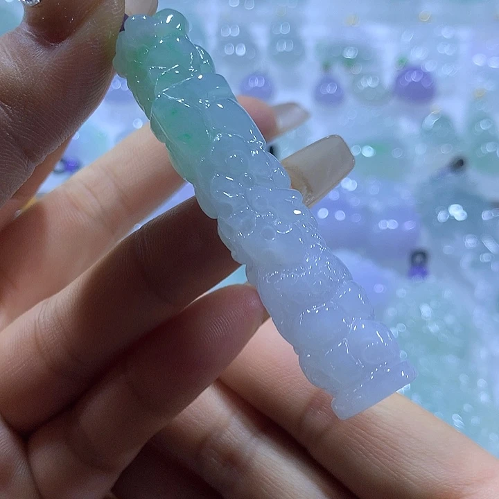 翡翠未镶嵌颈饰天然翡翠A货吊坠