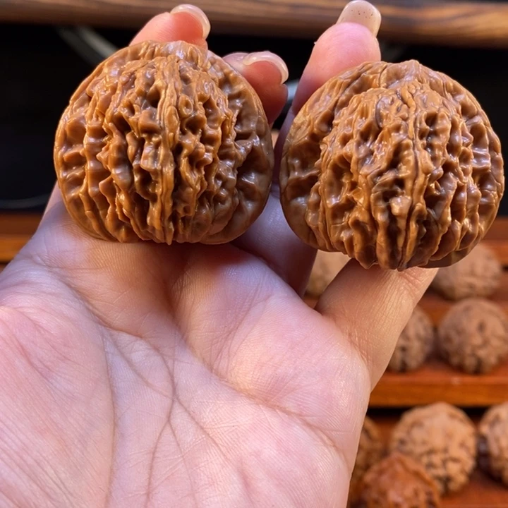 文玩核桃把件忽*王42.5平谷山地楼