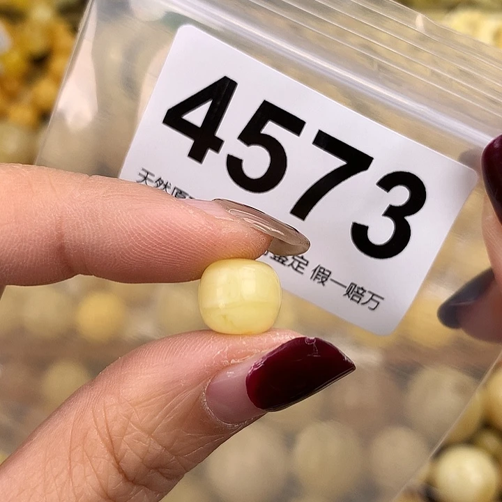 蜜蜡未镶嵌珠宝奇石10:6