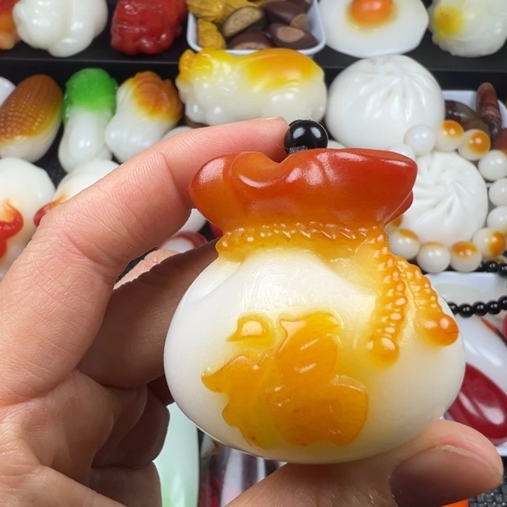 新疆戈壁五彩石金丝