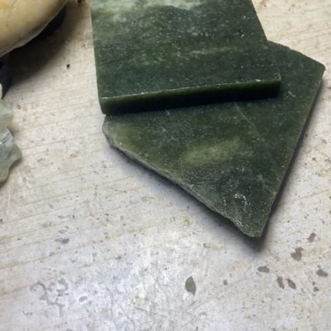 透闪石质玉未镶嵌珠宝半成品王****物