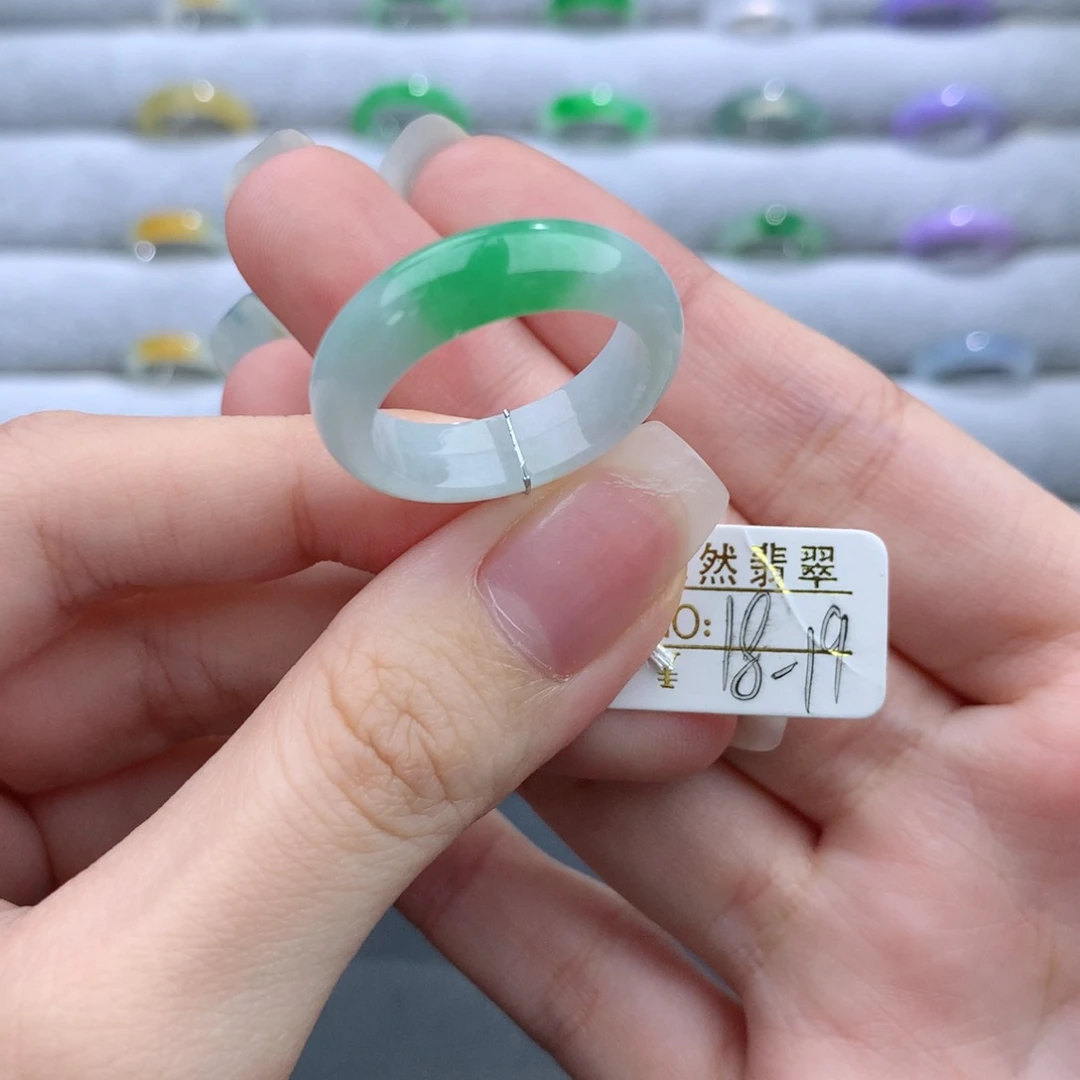 翡翠未镶嵌戒指戒指