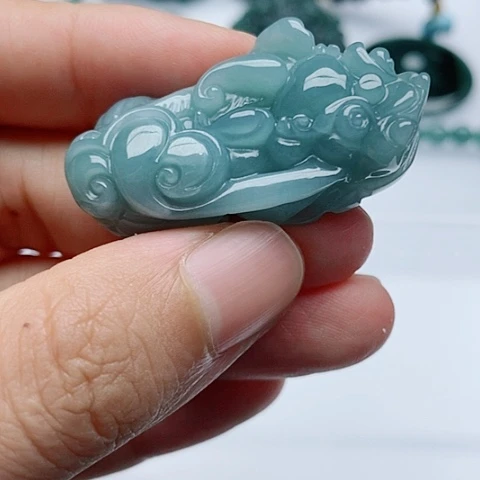 颈饰未镶嵌翡翠