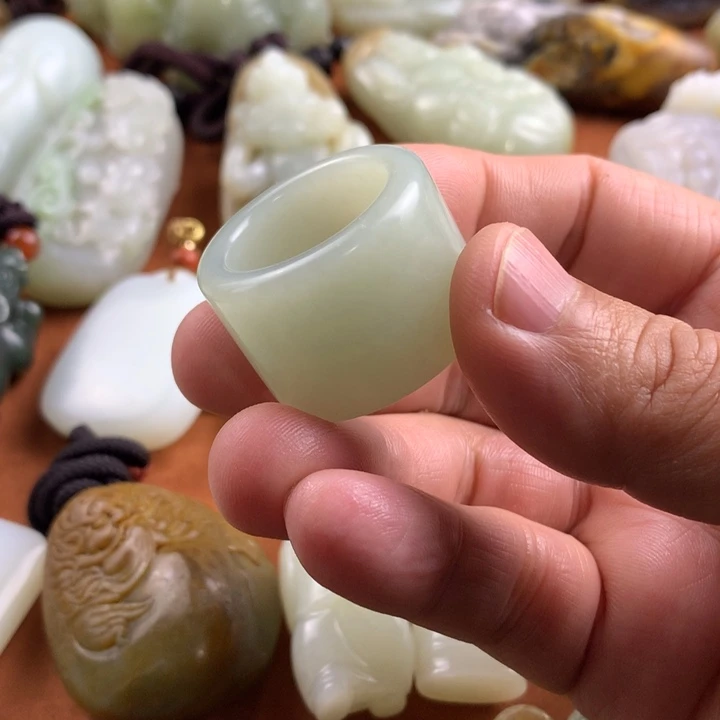 未镶嵌和田玉挂件