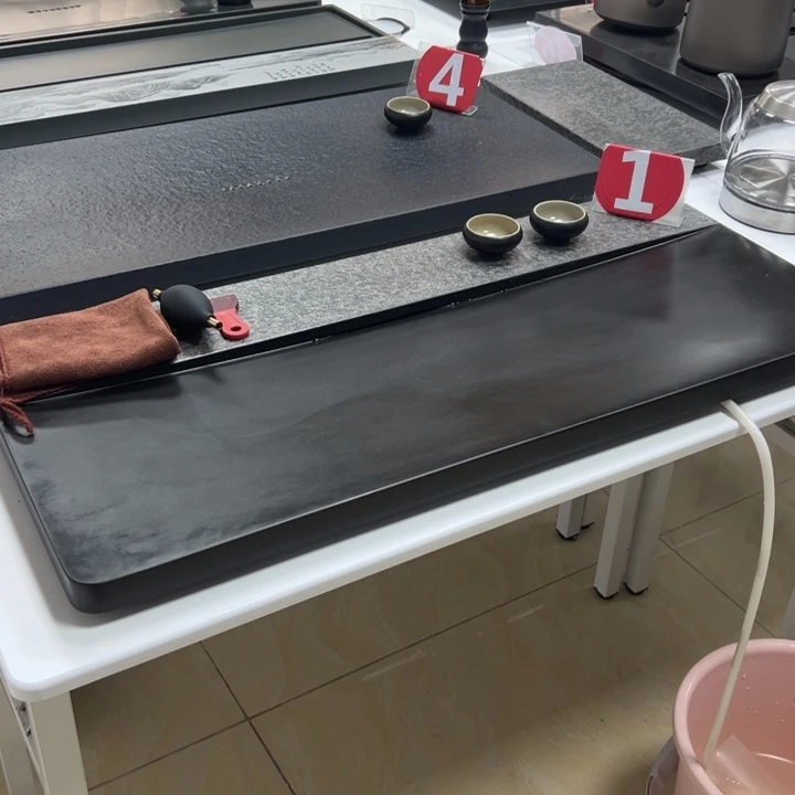 黄***姐平分秋色尺寸80✖️40乌金