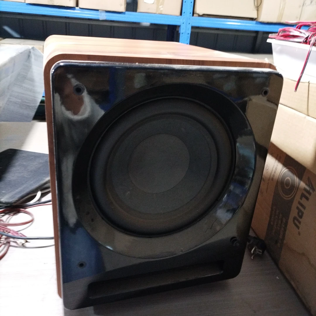 8新  10寸有源低音炮一个样机处理，外观有落灰，包邮