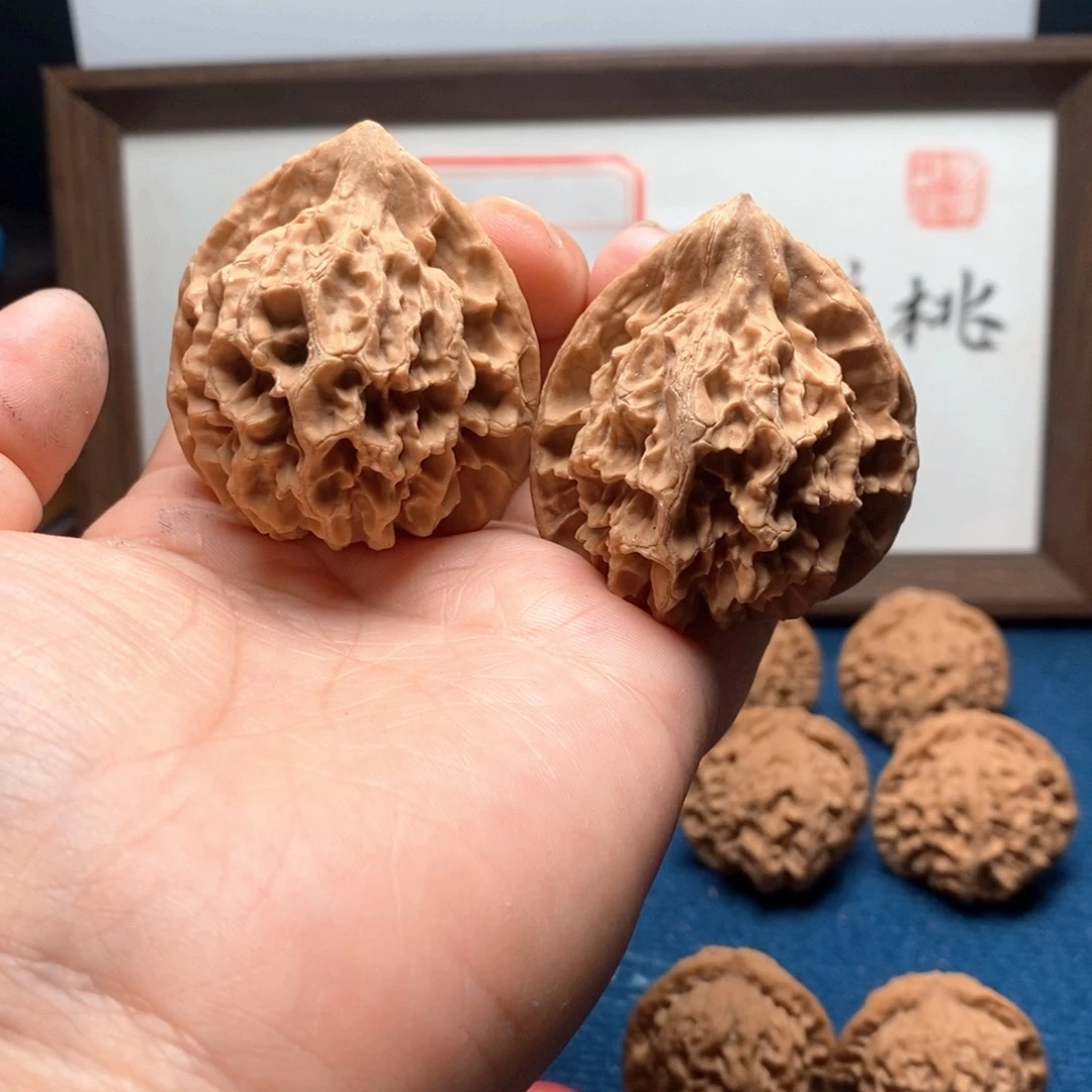 文玩核桃吊坠帝王