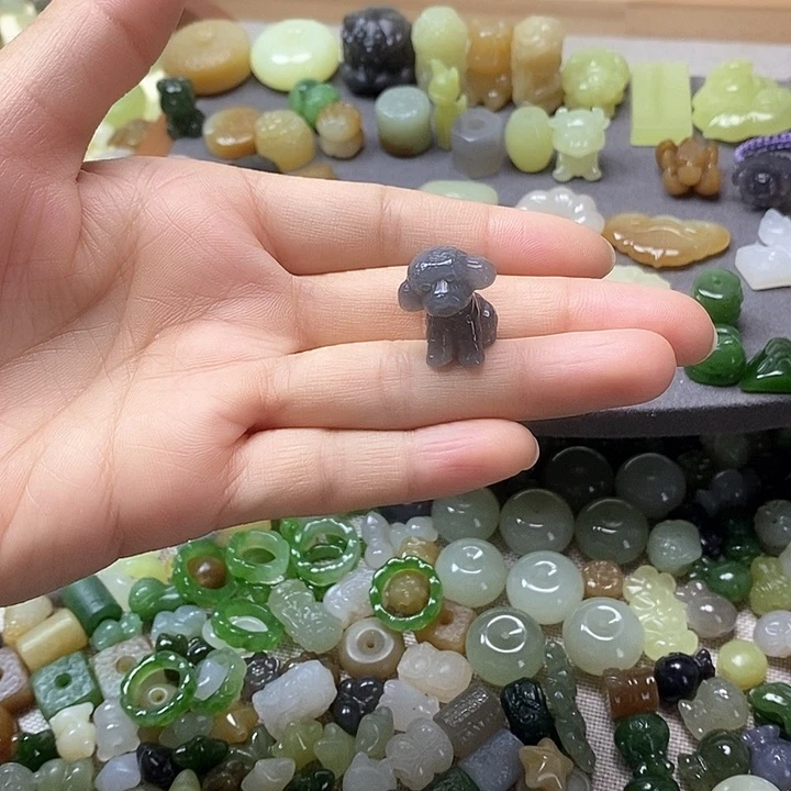 未镶嵌和田玉挂件狗