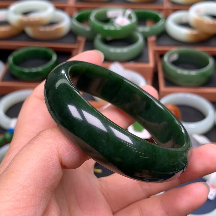 和田玉（碧玉）手镯未镶嵌56