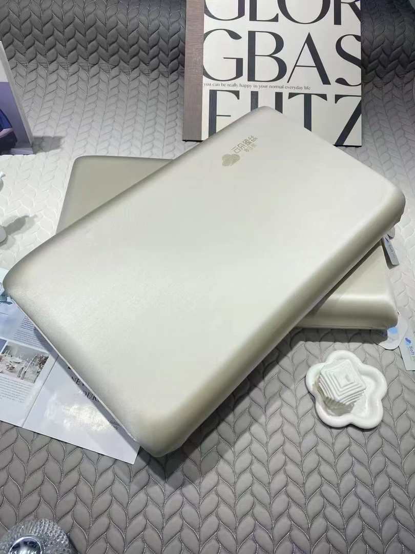 大静静家云朵臻丝零压贵妃枕