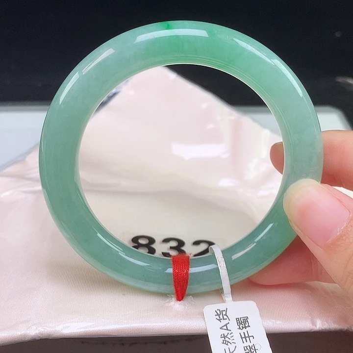 翡翠未镶嵌手镯翡翠