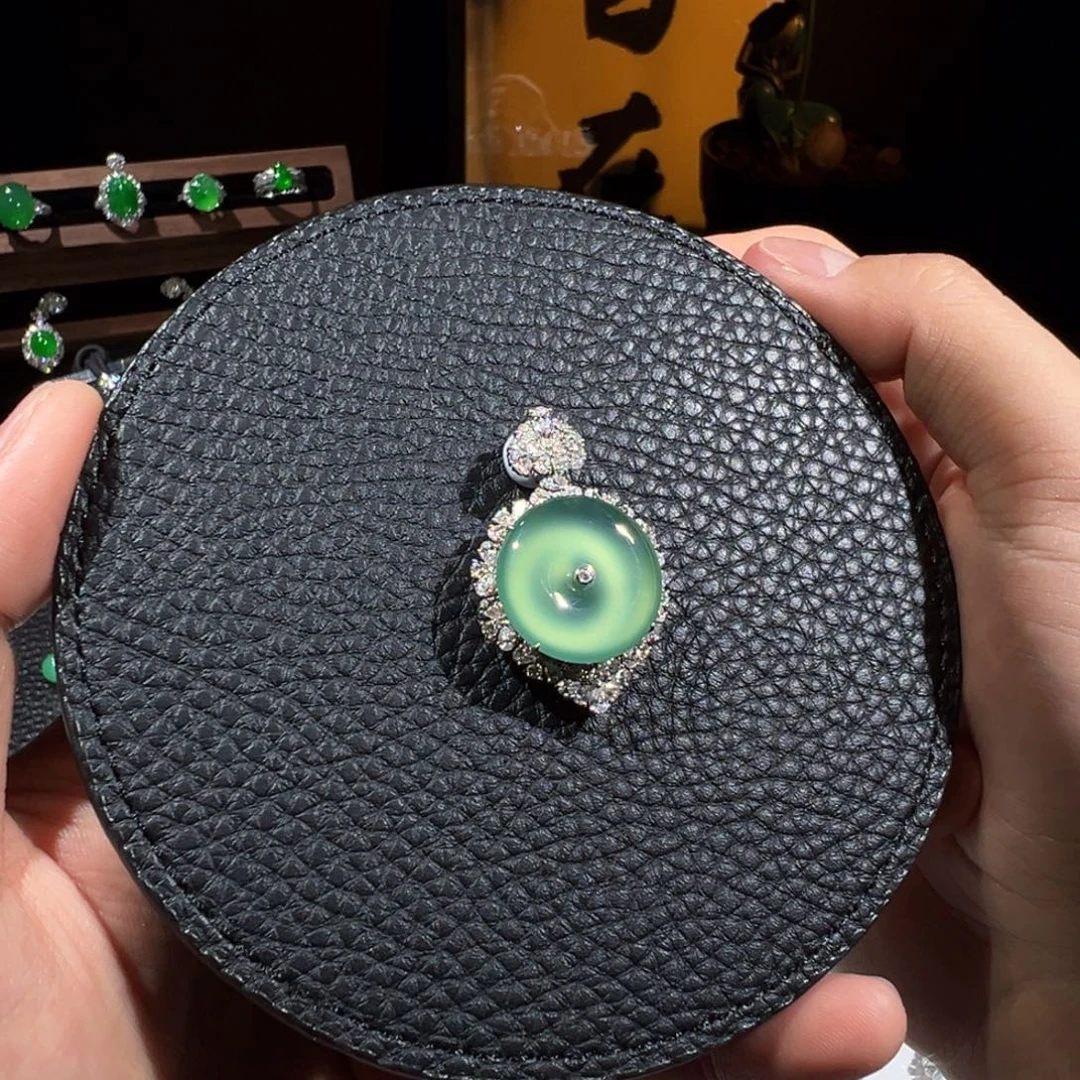 翡翠未镶嵌颈饰025 玻璃种晴钢平安扣